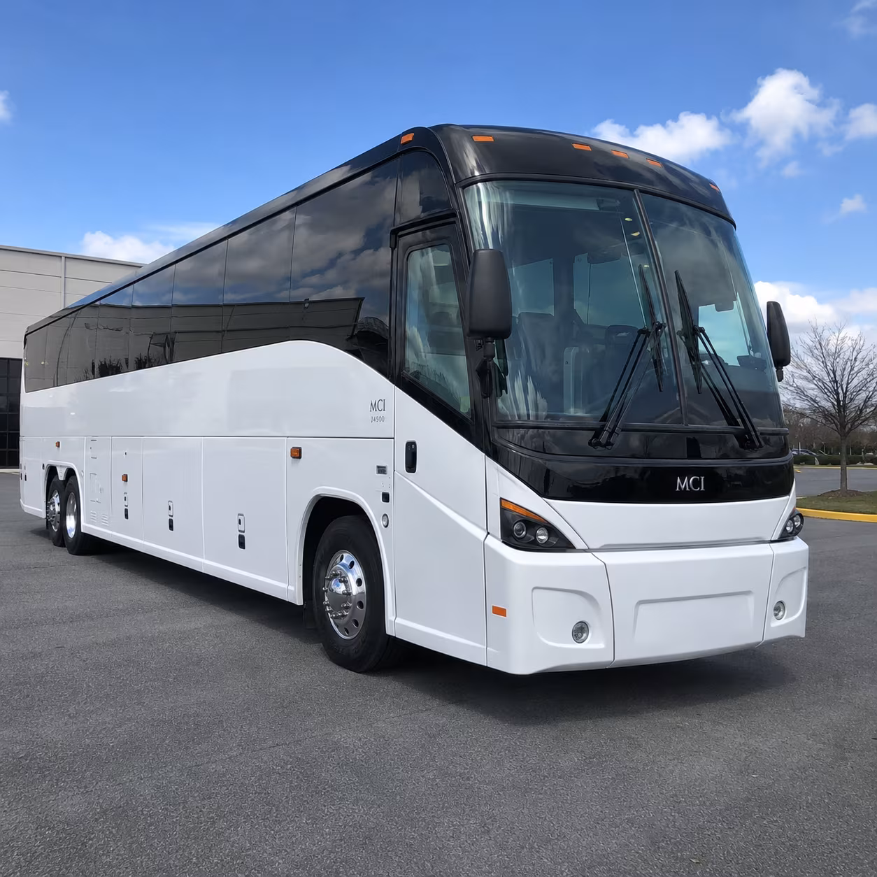 airport shuttle buses to and from dtw hotels in romulus dearborn and downtown detroit