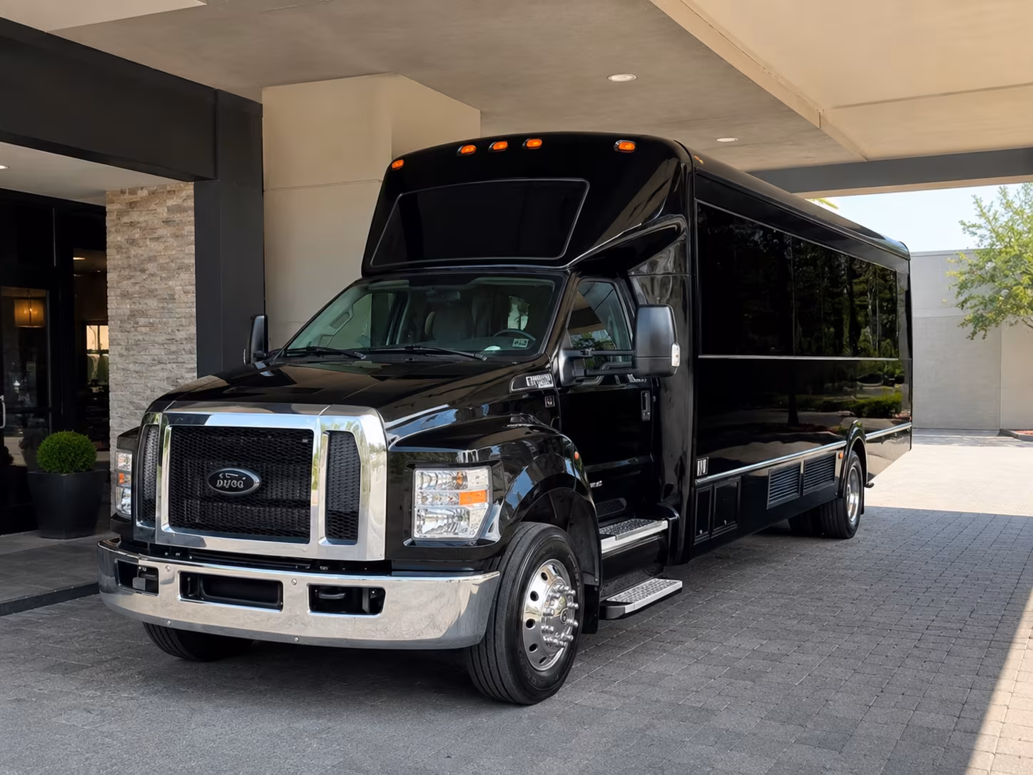 detroit concert party bus rental