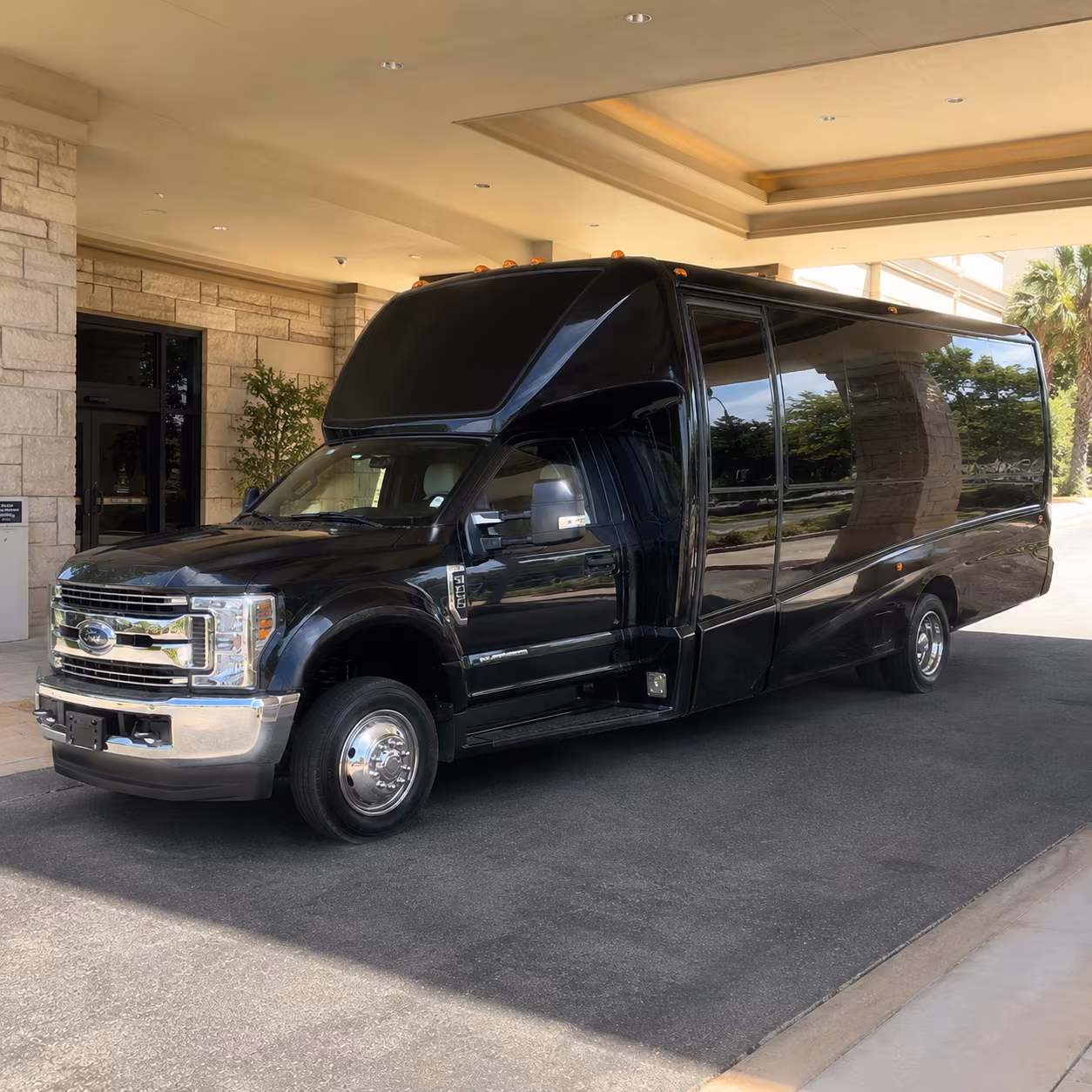 detroit holiday party bus rental