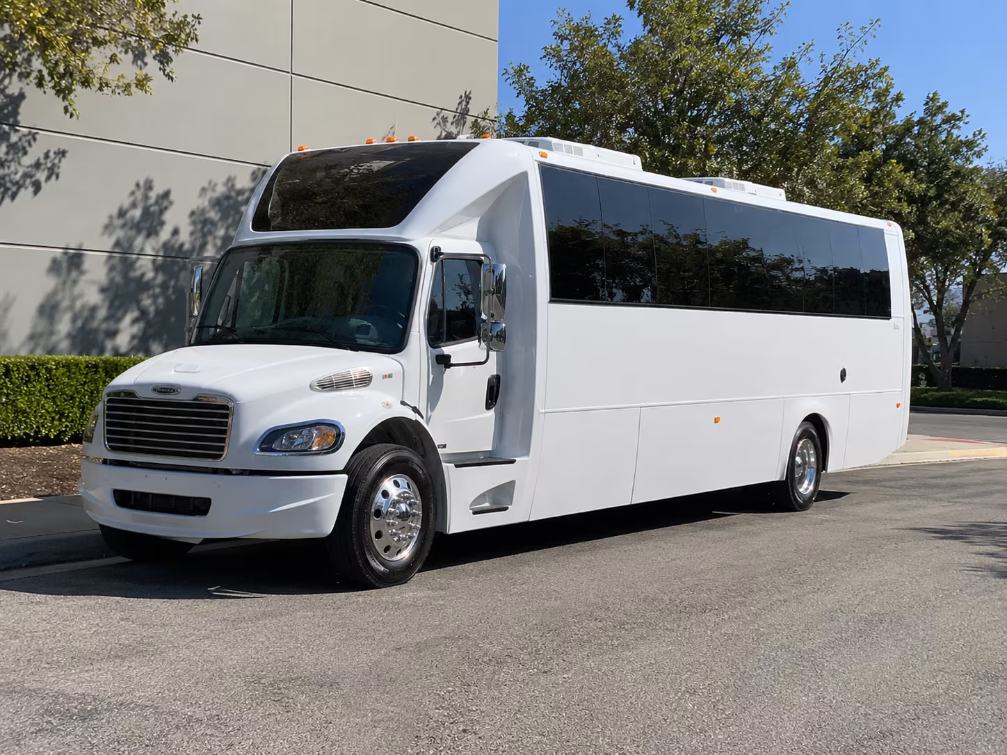 detroit new years eve party bus rental