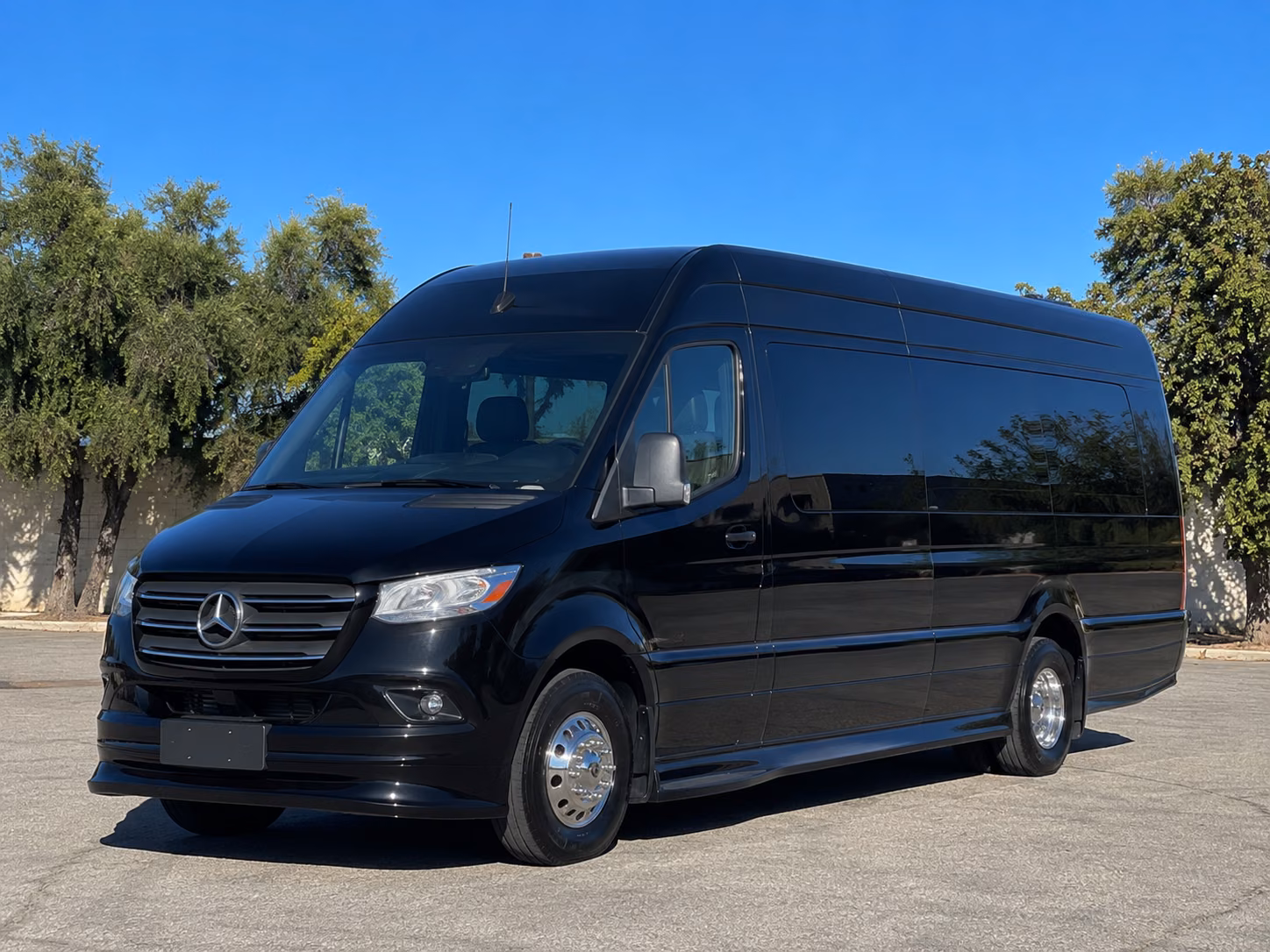 transportation serving detroit and nearby cities